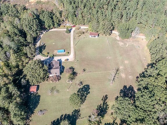 4th image of 41 Cherry Hill Ln