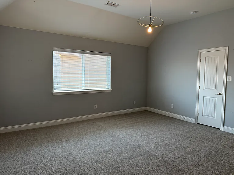 2417 Kingsgate Dr — Photo 32