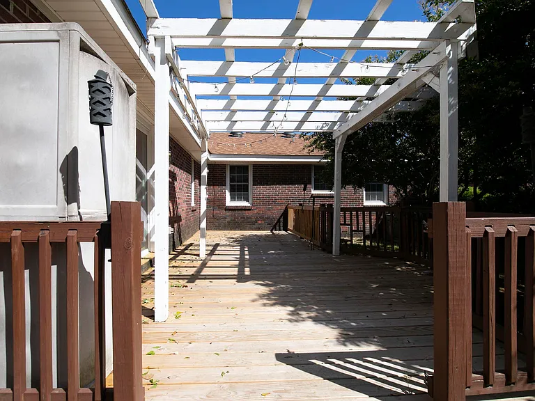 941 Evergreen Ave — Photo 40