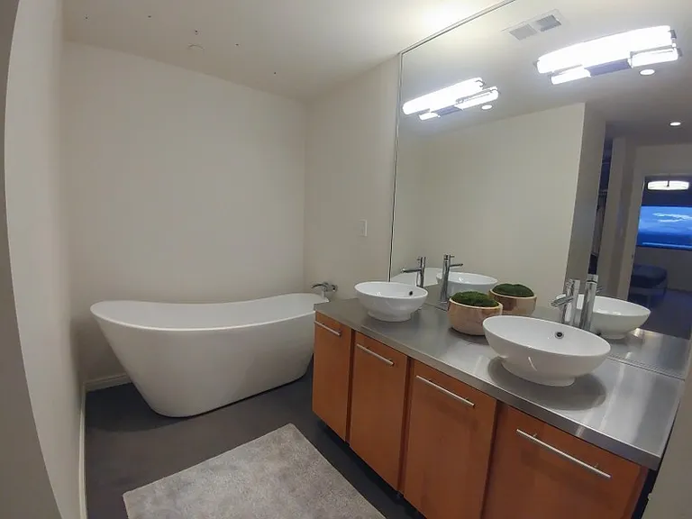 560 E South Temple #603 — Photo 14