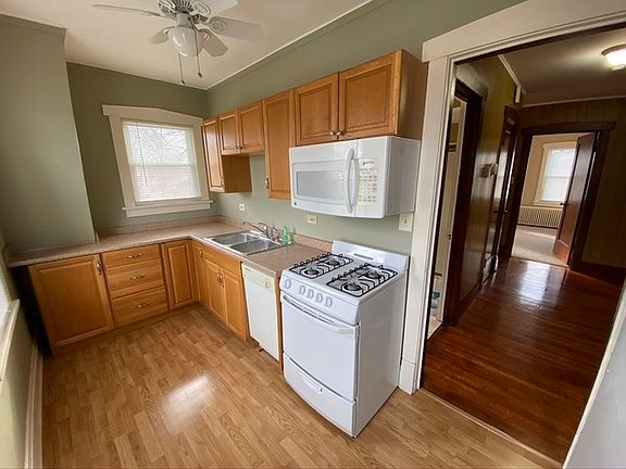 3rd image of 31 Cedar Ave #2