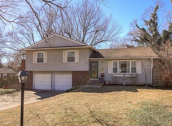 2nd image of 9900 Oakdell Dr