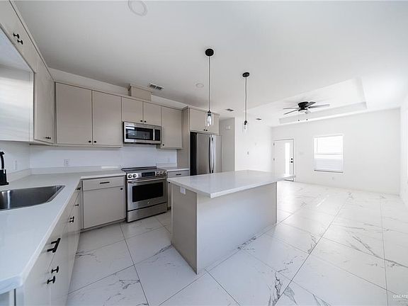 5th image of 1602 W Violet Dr