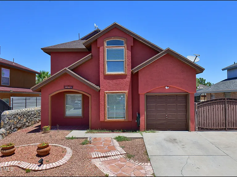 12121 Tower Hill Dr — Photo 2