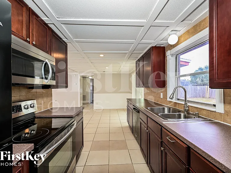 904 Alaska Dr — Photo 6