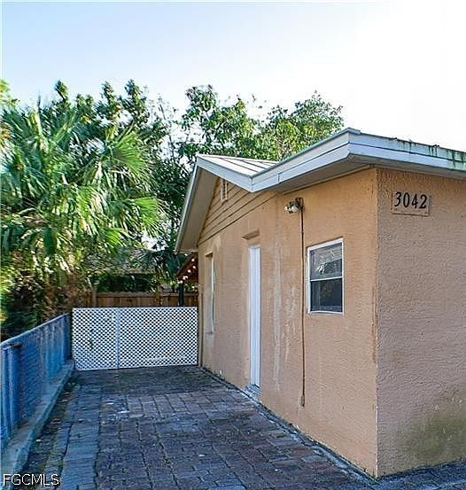 1st image of 3042 Douglas Ave