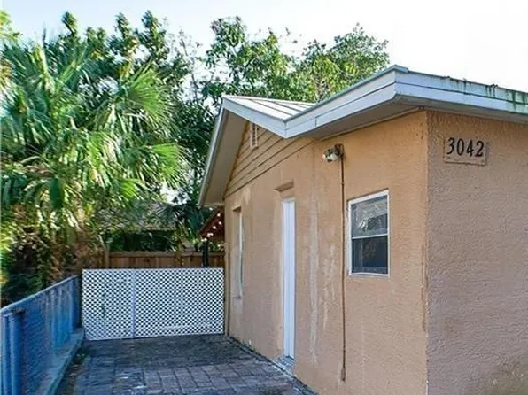 3042 Douglas Ave, Fort Myers, FL 33916