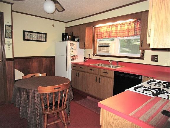 4th image of 143 Oak Dr