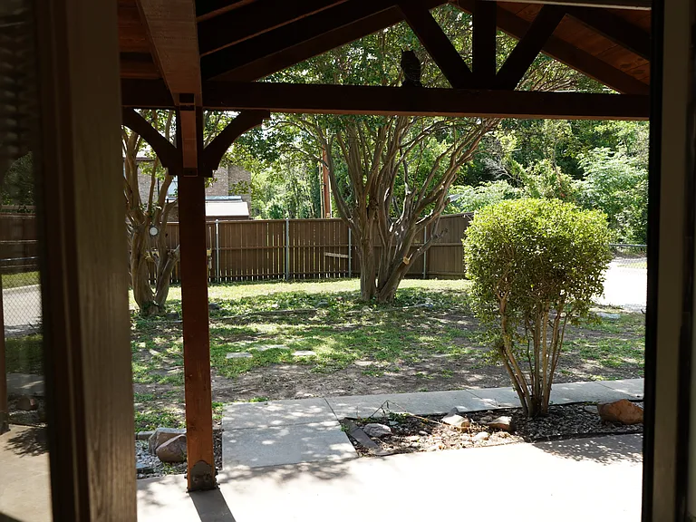 311 Gwendola Dr — Photo 16