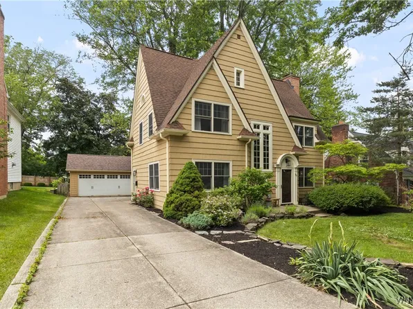 90 Koster Row, Snyder, NY 14226