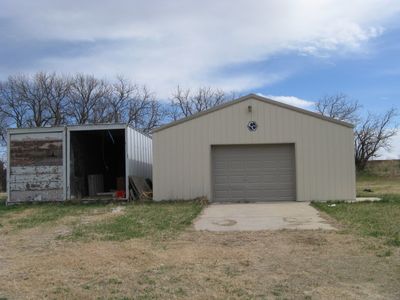 7590 E Country Club Rd, Salina, KS, 67401