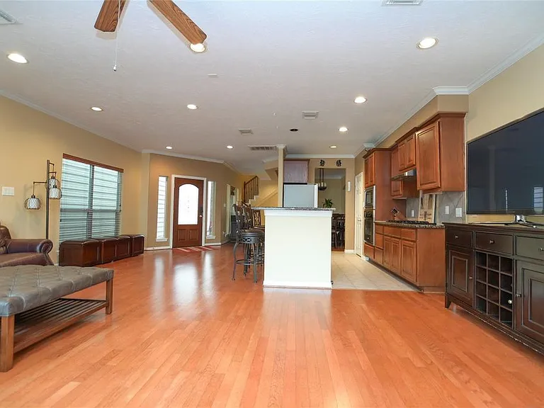 1375 Ella Pl — Photo 8