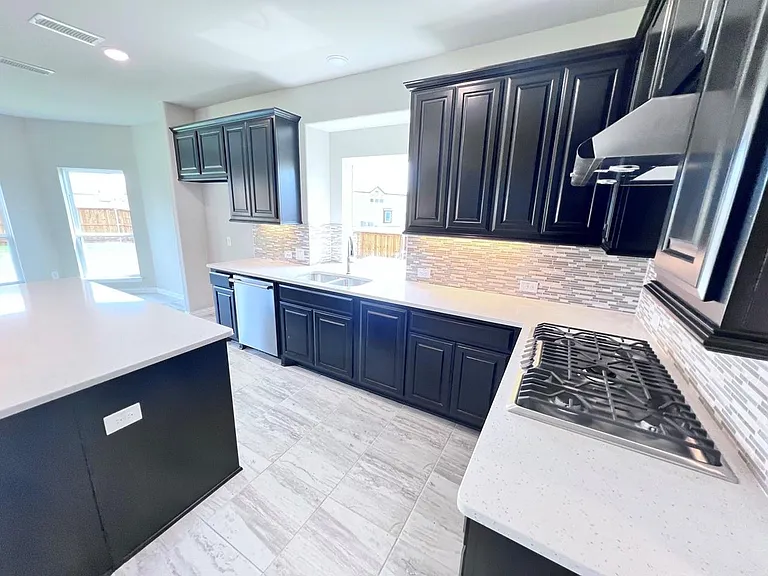 1800 Wade Ct — Photo 6