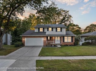 5435 Blue Haven Dr, East Lansing, MI 48823