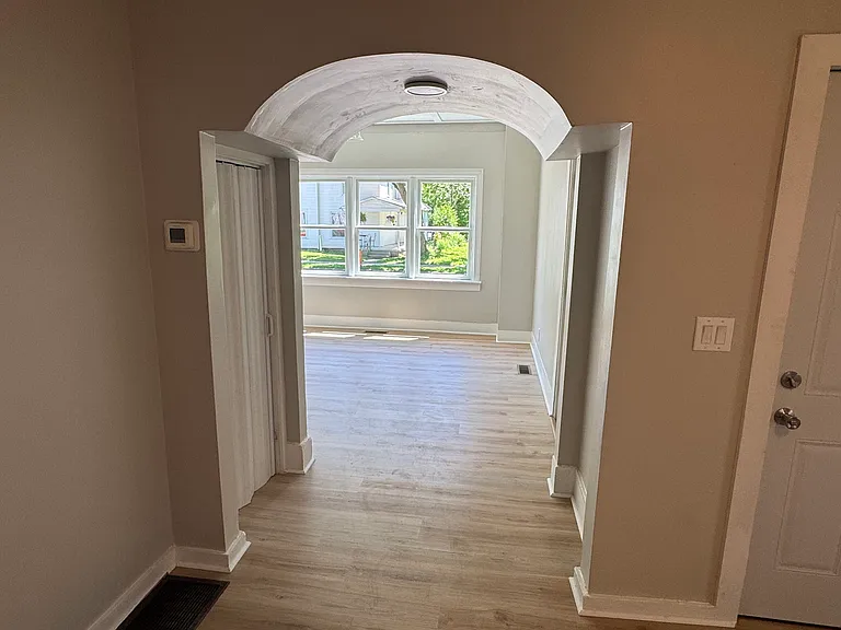 218 E Euclid Ave — Photo 10