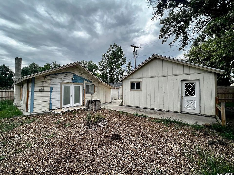 1st image of 1006 S Railroad Ave