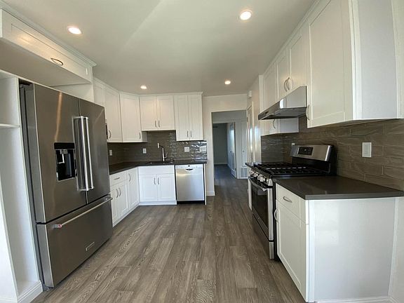 3rd image of 3024 Rivera St