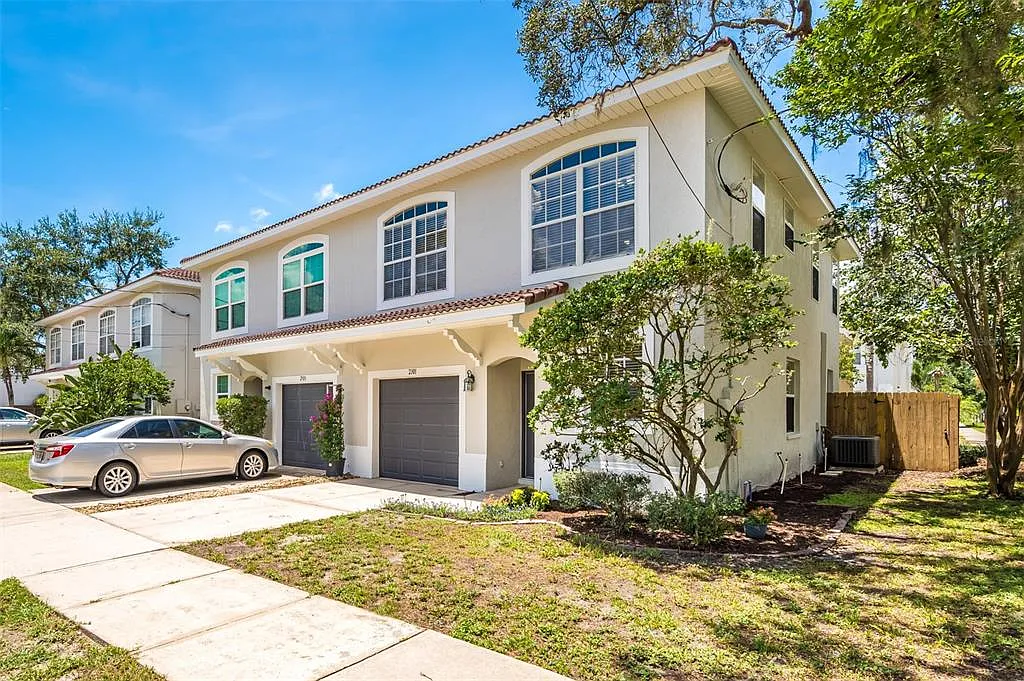 3 bed, 2.5 bath, 1678 sqft, $3,995 — Photo 1