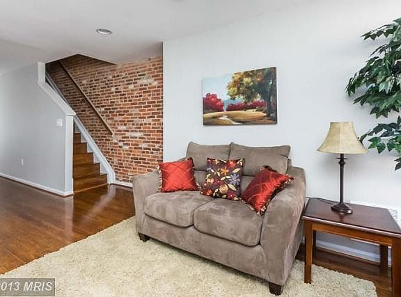 3rd image of 108 N Patterson Park Ave