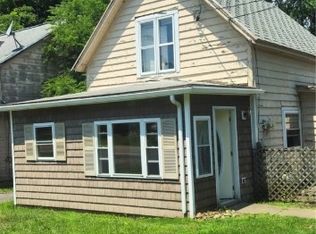 11 Berry St, Fredonia, NY 14063