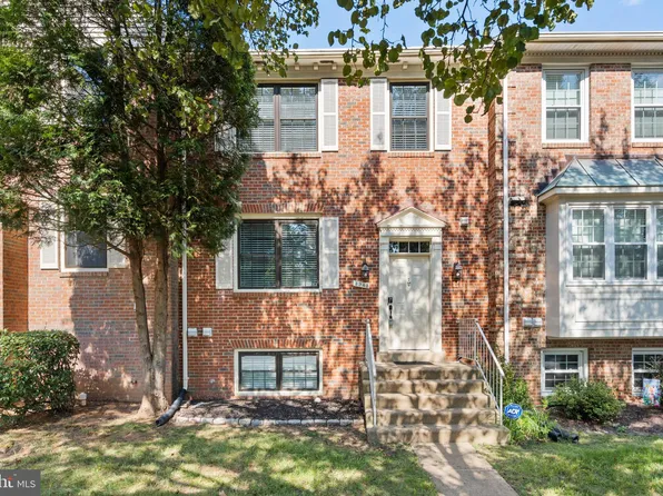 3943 Tallow Tree Pl, Fairfax, VA 22033