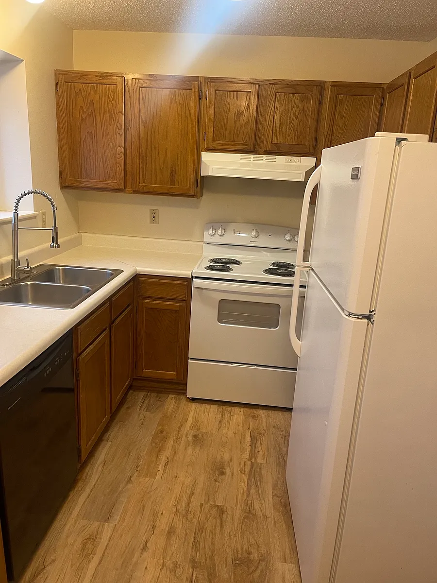 Building Photo - 3333 W South St #3