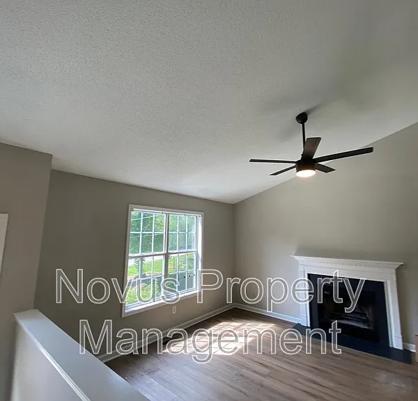 51 Connie Dr — Photo 4