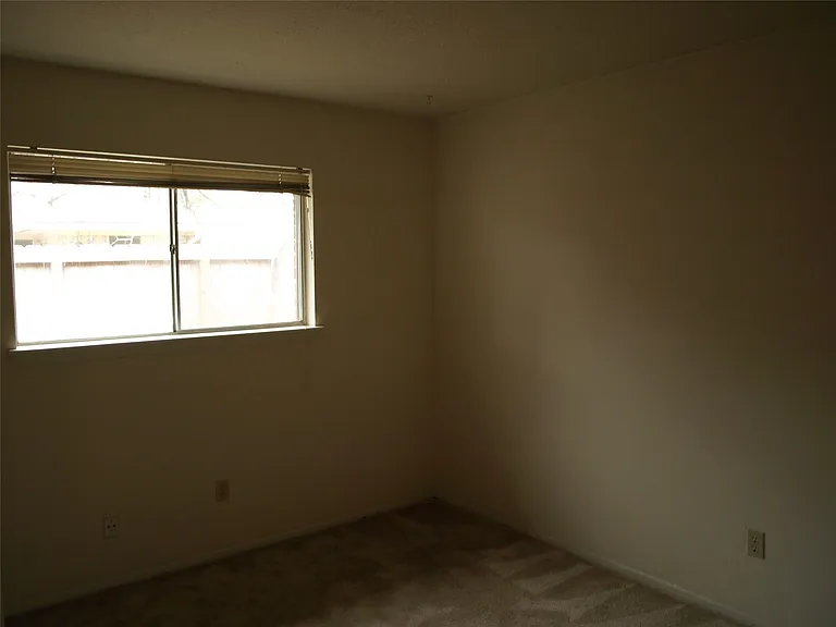 10806 Lynbrook Dr #B — Photo 12