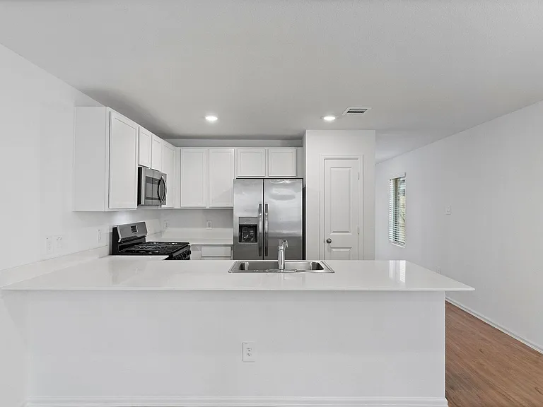 318 Harbor Bend Ct — Photo 21