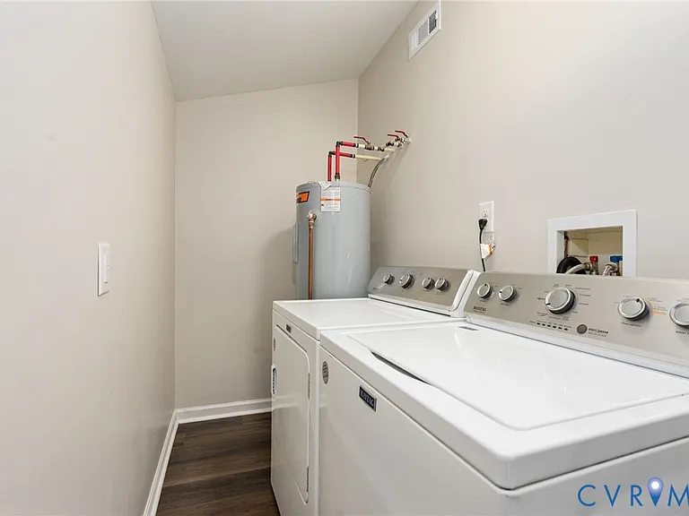 238 E 36th St — Photo 19
