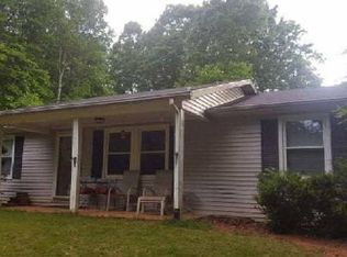 1104 Bobletts Gap Rd, Buchanan, VA 24066