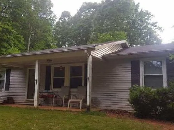 1104 Bobletts Gap Rd, Buchanan, VA 24066