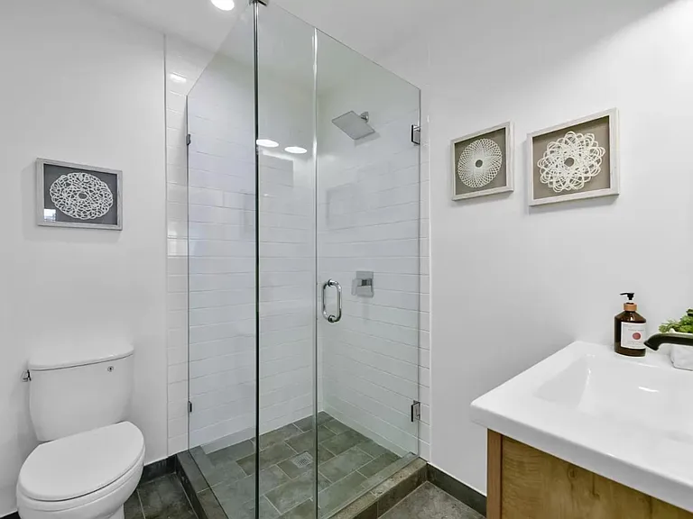 416 Valdez Ave — Photo 4