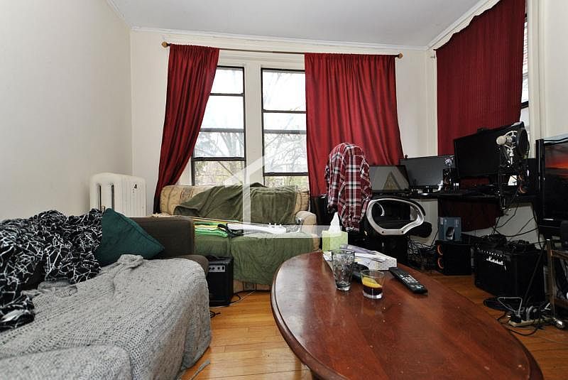 2nd image of 8 Lothian Rd #Ca7