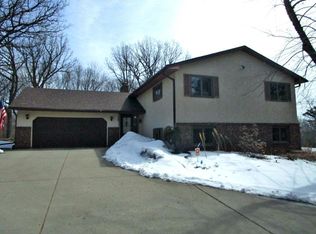 9095 Altman Ct, Inver Grove Heights, MN 55077
