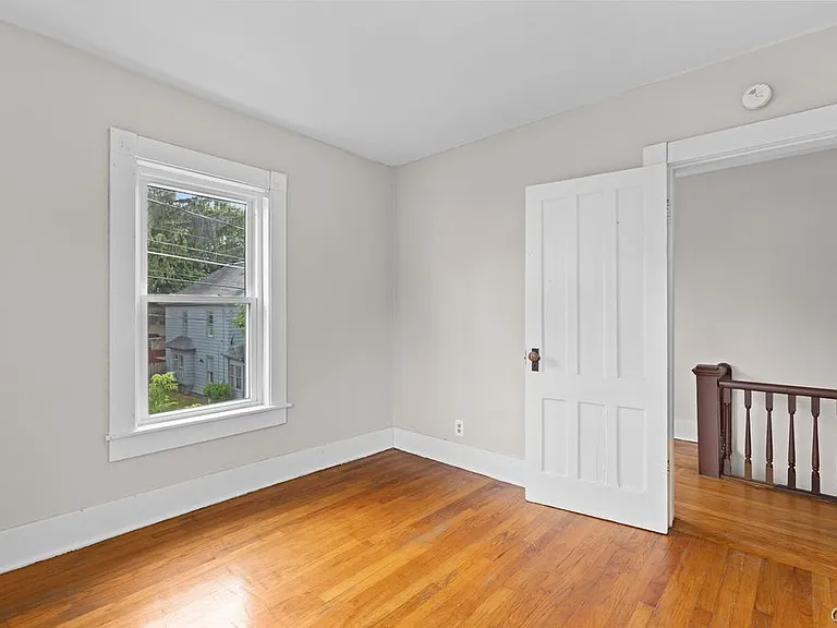 109 Center St — Photo 17