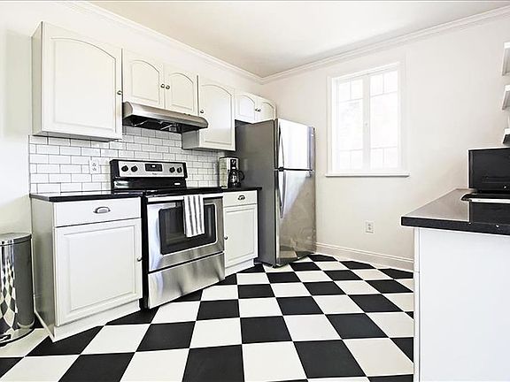 Kitchen with Stainless Steel Appliances & Granite countertops