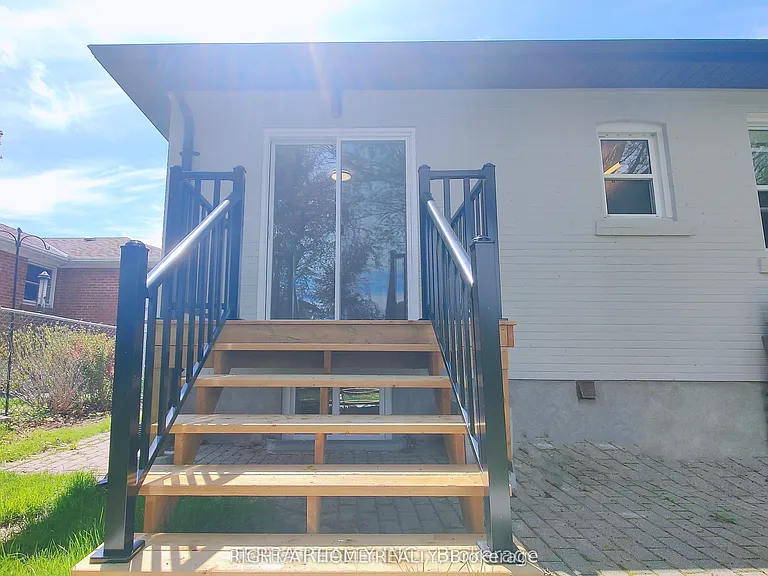 55 Glen Agar Dr — Photo 14