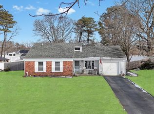 17 Groton Lane, Coram, NY 11727