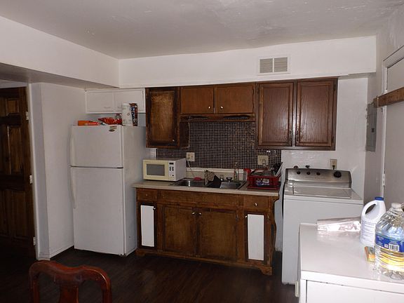 3rd image of 2957 E 11th Ave