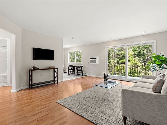 4th image of 19 Fernview Ave APT 5