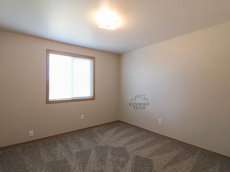 9111 Jersey Dr — Photo 10