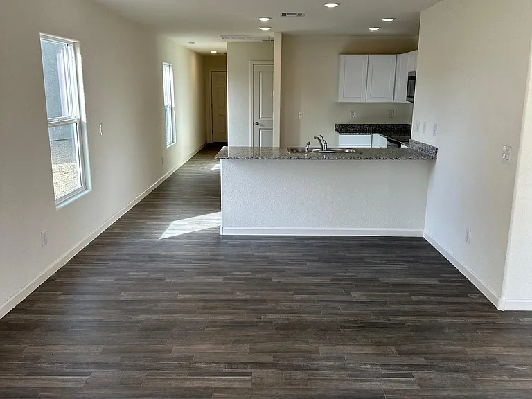 2412 Granite Cir — Photo 12