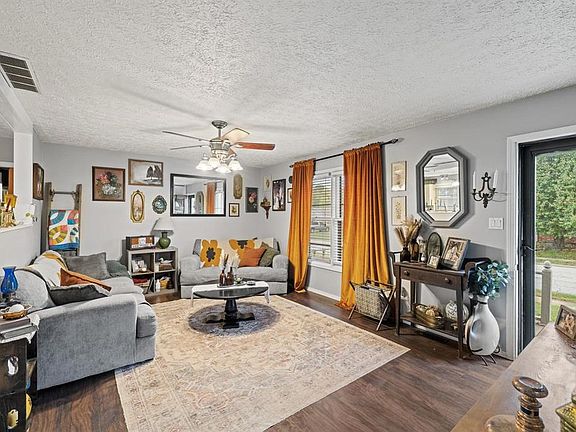 2nd image of 3414 Old Mill Ln