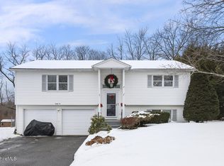 86 Winesap Rd, Pittsfield, MA 01201