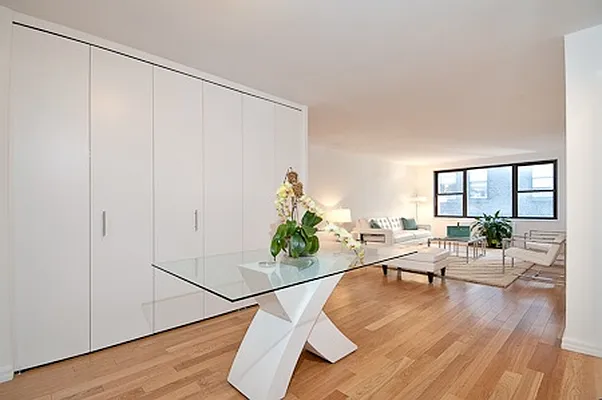 Sold by Nest Seekers International | media 28