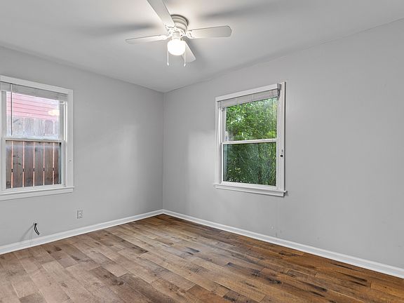 4th image of 3915 Linwood Ave