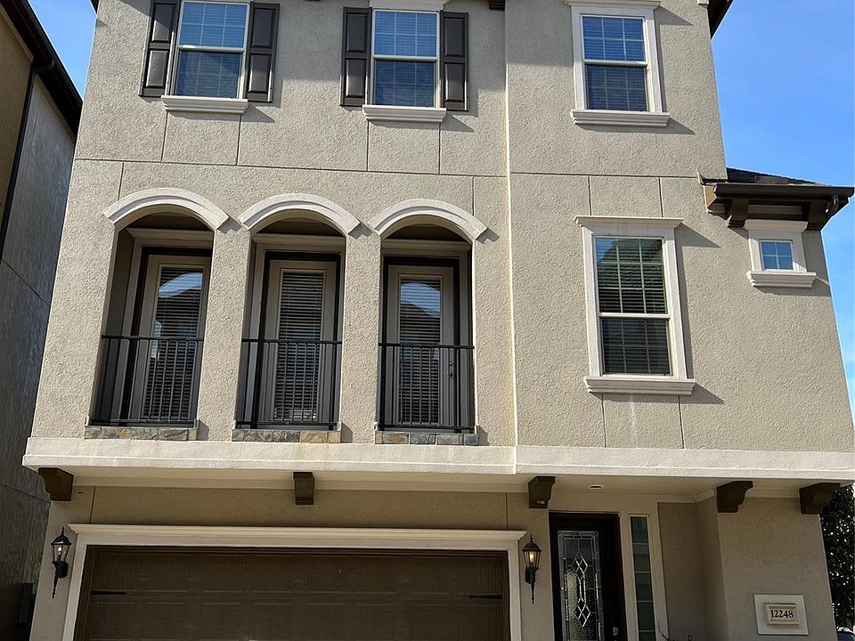 1st image of 12248 Oxford Crescent Cir