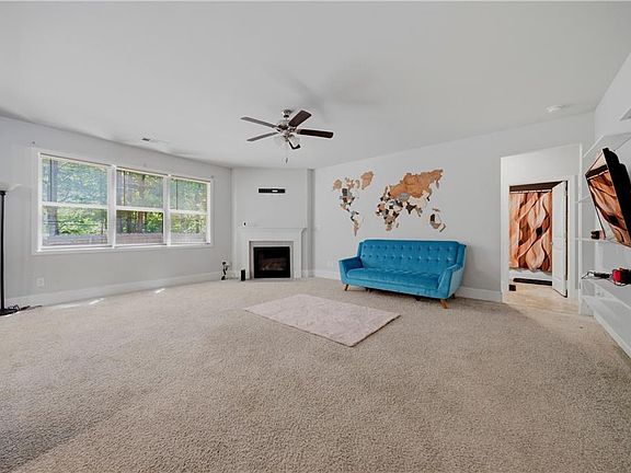 3rd image of 1001 Creekhead Dr