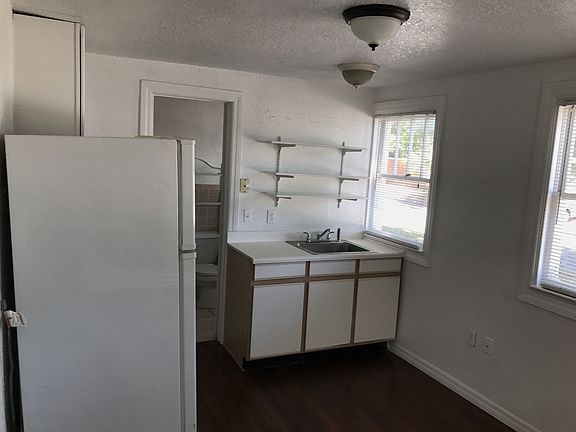2nd image of 1647 E Concord St APT 5